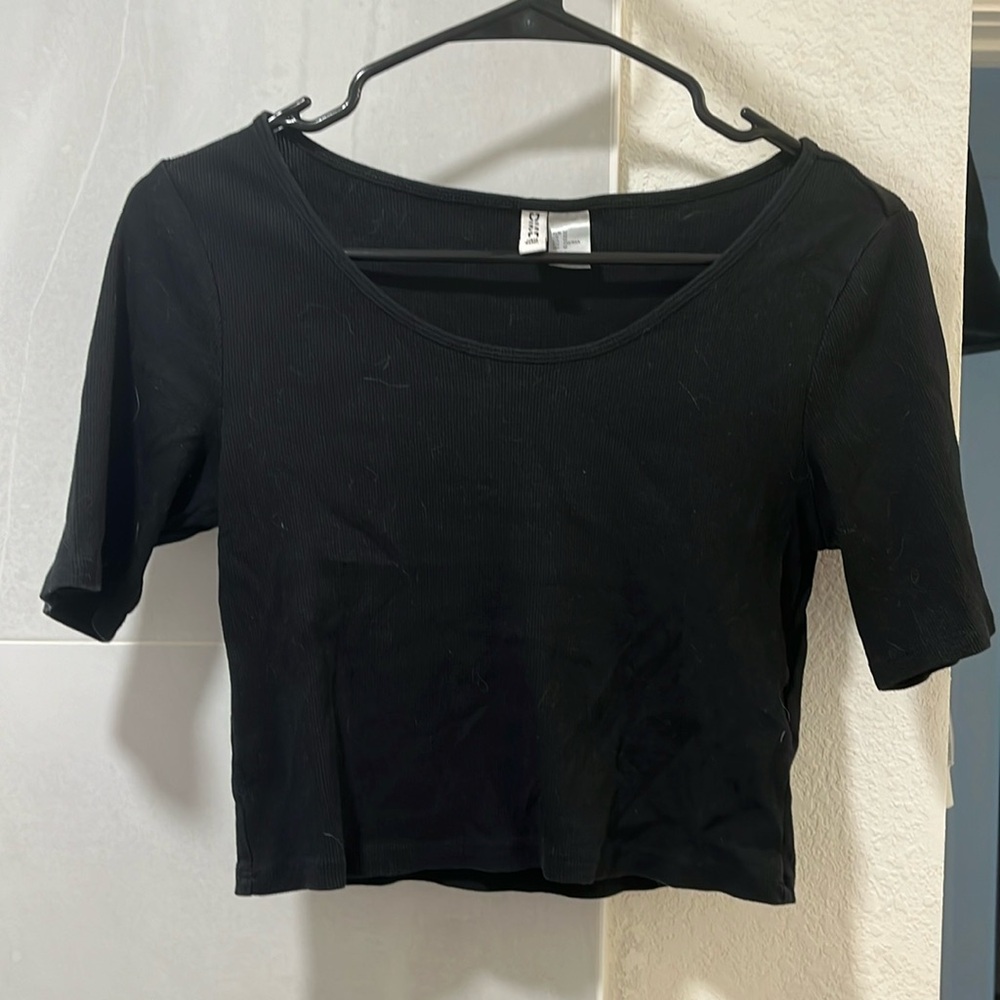 Ribbed black crop top